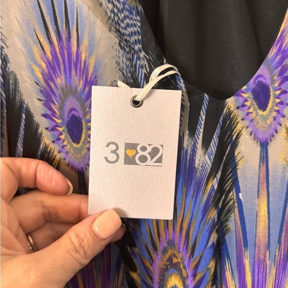 3❤️82 Beautiful Blouse. Womens NWT - Picture 4 of 5